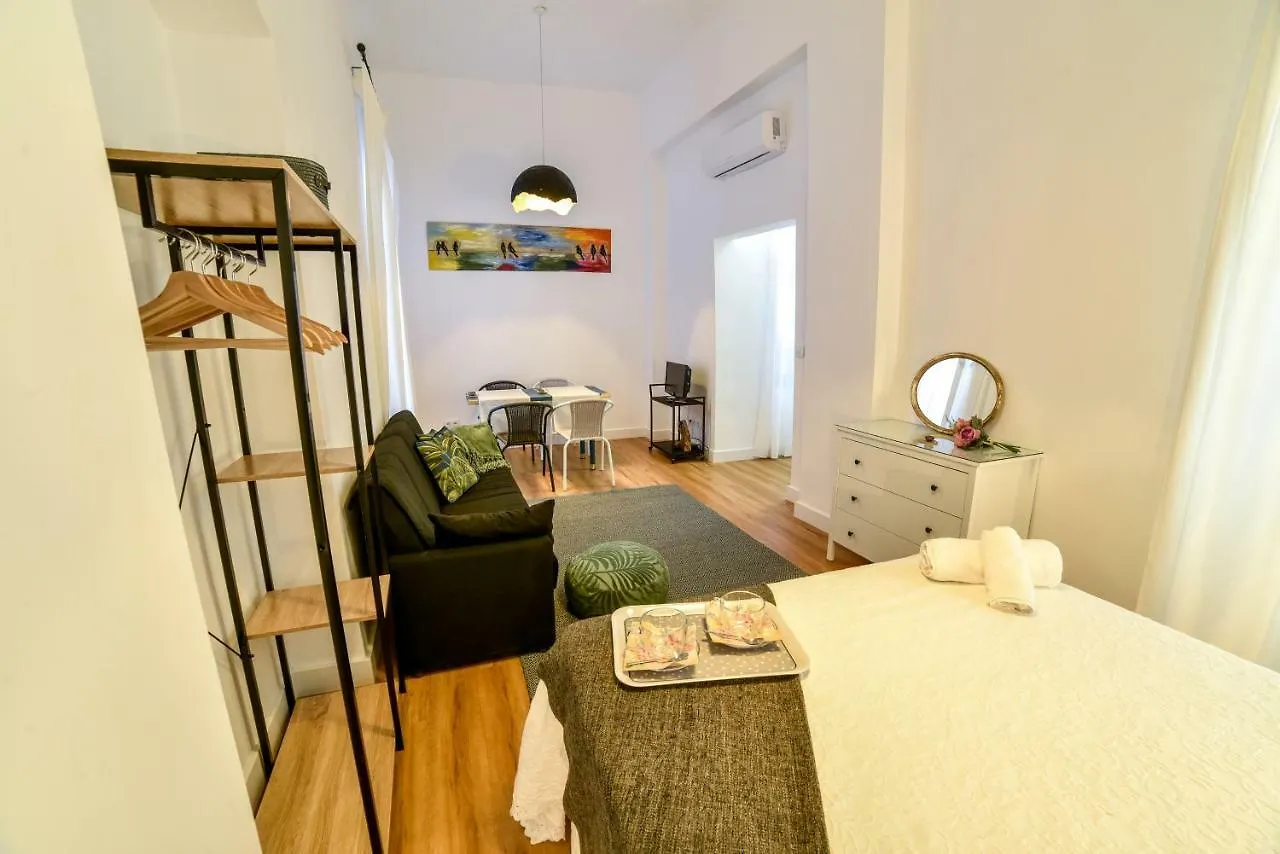 Alohamundi Alameda Apartment Seville 0*,